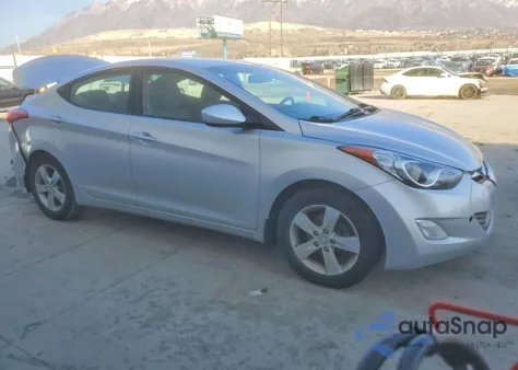 2013 Hyundai Elantra Gls z USA, uszkodzony, nr VIN KMHDH4AE9DU682995